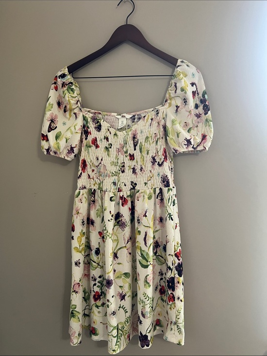 H&M Dresses & Skirts - H&M Floral Dress